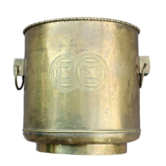 ❗Vintage Asian Chinoiserie Brass Planter with Side Ring Handles❗ - Picture 8 of 8
